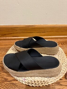 FitFlop womens F-mode Espadrille Leather Flatform Cross Slides
US size 6